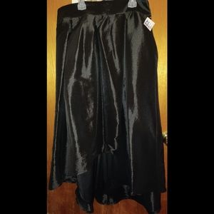 Black Taffeta Like High/Low Skirt with Pockets Zipper closure